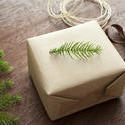 11709   Traditional Christmas gift wrap