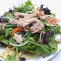 8431   Healthy nicoise salad topped with tuna