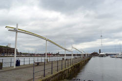 7821   Seawall and promenade at Whitehaven harbour