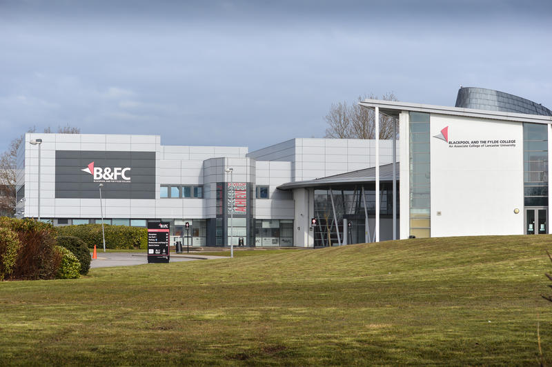 <p>A small free photo of Blackpool and the Fylde College in Lancashire, UK.</p>

<p>More photos like this on my website at -&nbsp;https://www.dreamstime.com/dawnyh_info</p>
Blackpool and the Fylde College, UK