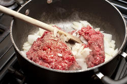 12993   Browning beef mince with diced onions