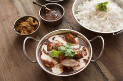 12286   Indian cuisine in serving pans