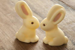13448   Two Easter rabbits candies