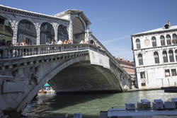 13228   rialto bridge