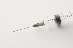 12955   Close up of syringe and needle