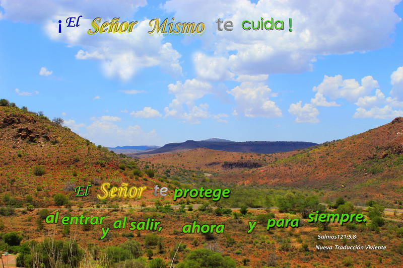 <p>El Senor Mismo Te Cuida</p>
Mountains in Texas with clouds and bushes