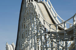 17811   Undulating rollercoaster track with steep inclines