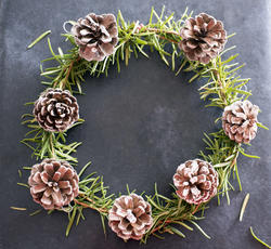 17285   Aromatic herbal rosemary Christmas wreath