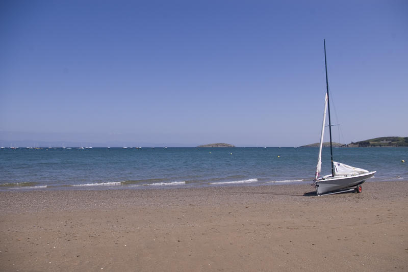 sailing dinghy on the abersoch beach