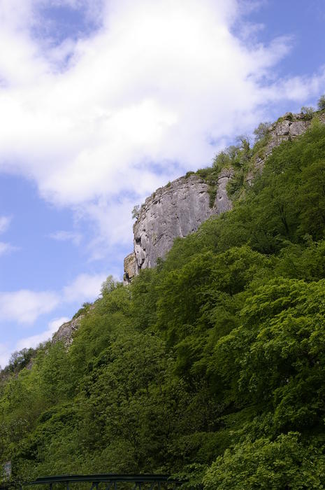 limestone cliffs in derbyshire