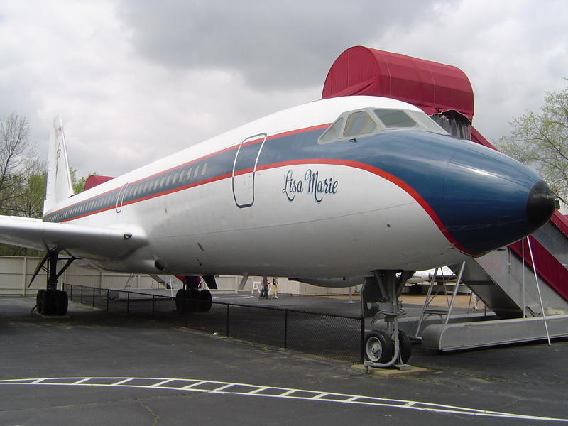museum aircraft display