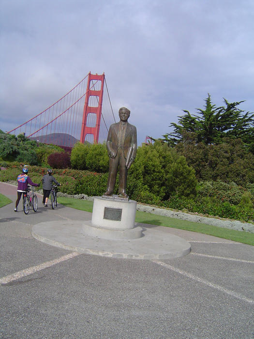 statue of joseph strauss the designer of the golden gate bridge