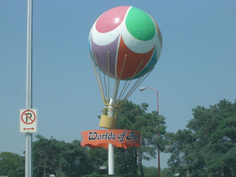 the worlds of fun baloon - not model released
