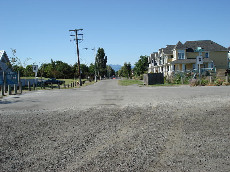 7th Avenue and at Garry Point Park, Richmond, BC - 1632 x 1224 - 859 kb - jpg