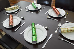 3598   festive dining table