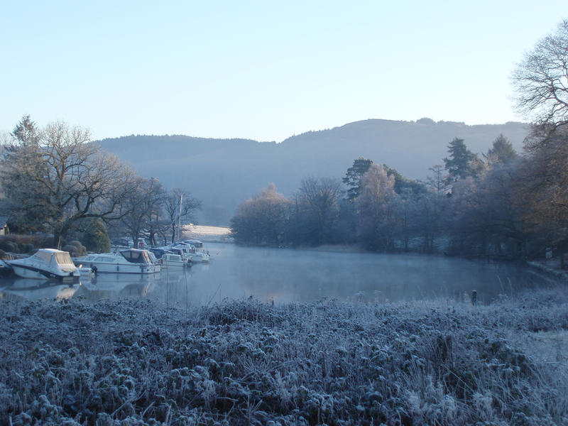 a winter morning on lake windermere at newby bridge
