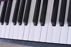 4018-piano keys