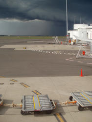 4140-airport storm