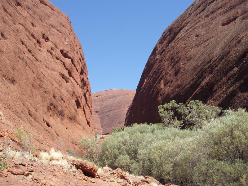 spectacular rounded rock formations of kata tjuta (the olgas)