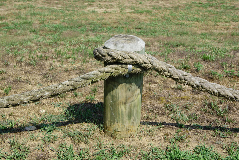 <p>Section of rope and post</p>Section of a roped in area