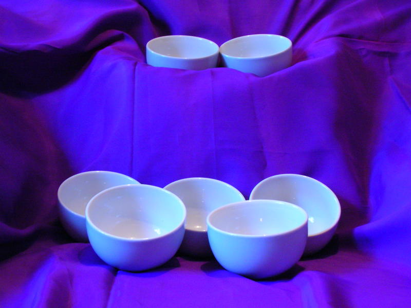 <p>seven empty bowls</p>