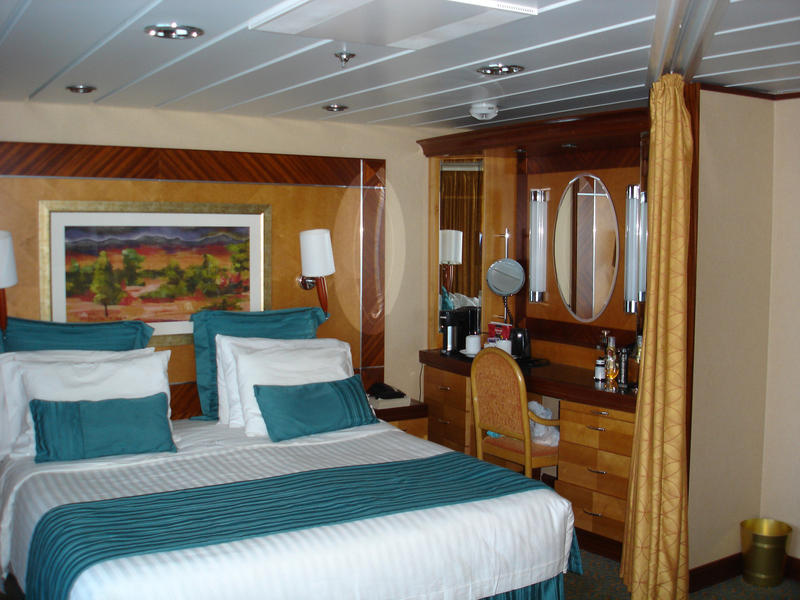 bedroom cabin on a cruise ship