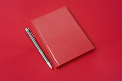 5314   Red diary and pen