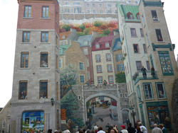 6752   Trompe d&#039;oeil painting on a building