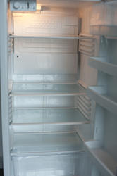 10651   Open empty refrigerator