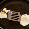 10255   Fried eggs in a non stick pan