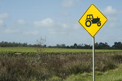 10782   Warning sign for agricultural vehicles