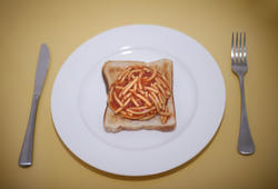 8520   Slice of toast and spaghetti