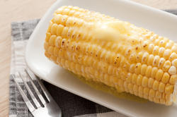 11811   Grilled fresh sweet corn ready to eat