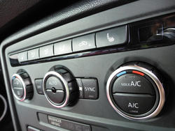 16347   Close up on automobile air flow controls