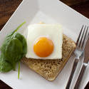 12264   crumpet with fried egg in plate