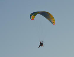 17033   Paragliding over the beach