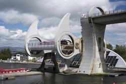 12862   Boat on the lift on the Falkirk Wheel