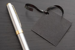 17715   blank gift label and pen